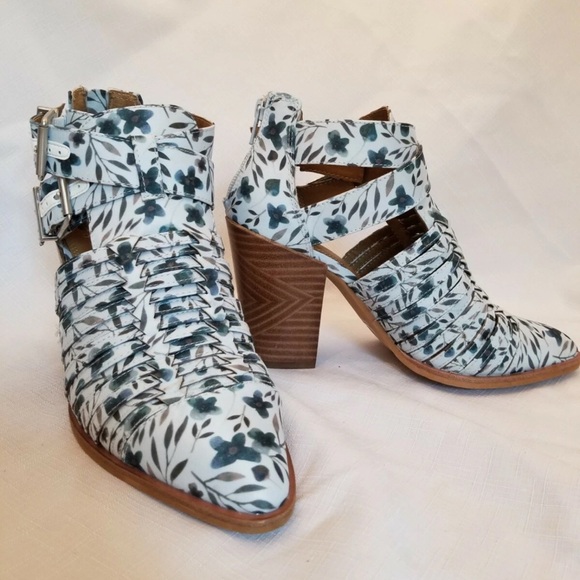 Gianni Bini Floral Women's Heeled bootie Sandals - Picture 6 of 8